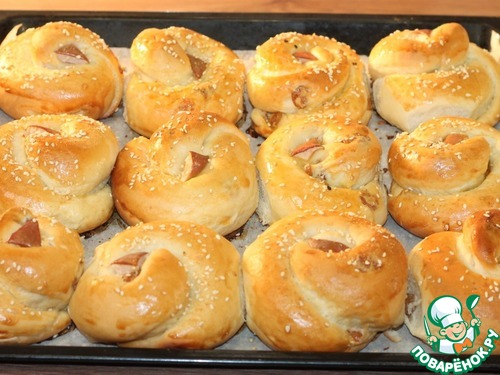 Сладкие пасхальные крученки с изюмом