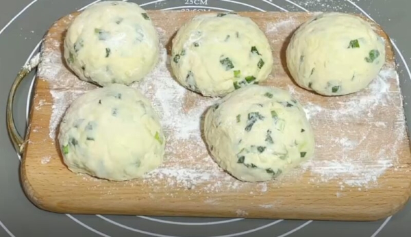 Как сделать простые и вкусные лепешки на кефире. Бабушка научила готовить только так Как сделать простые и вкусные лепешки на кефире. Бабушка научила готовить только так