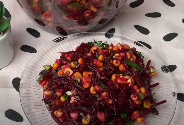 Съедят за 3 минуты. Новый салат из свеклы: на каждый день и на праздник Съедят за 3 минуты. Новый салат из свеклы: на каждый день и на праздник