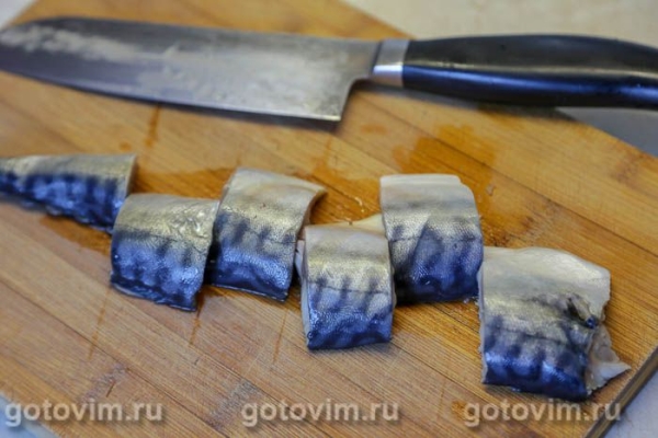 Скумбрия, запеченная на овощной подушке со свеклой и морковью Скумбрия, запеченная на овощной подушке со свеклой и морковью