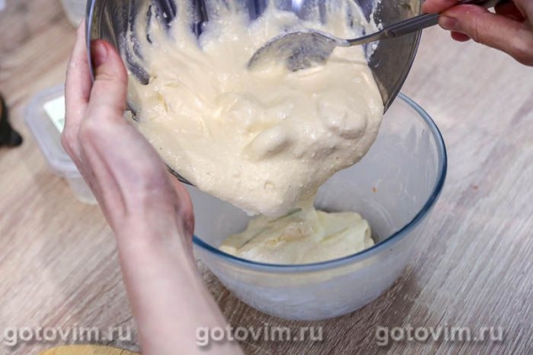 Творожная запеканка с бананами и манкой в микроволновке