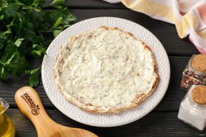 Мясной закусочный торт с грибами и маринованными огурцами Мясной закусочный торт с грибами и маринованными огурцами