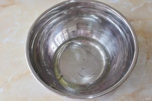 Пицца с копченой колбасой