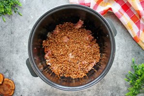 Гречка с тушенкой в мультиварке