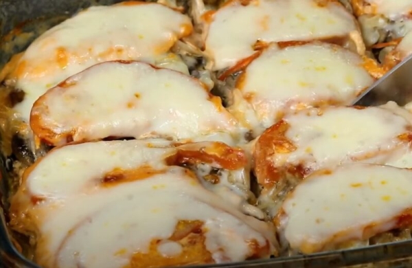 Так мясо по-французски вы ещё не готовили. Невероятно сочно и вкусно Так мясо по-французски вы ещё не готовили. Невероятно сочно и вкусно