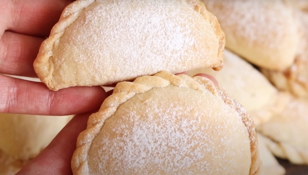 Чудесная выпечка к чаю. Простое домашнее печенье с начинкой Чудесная выпечка к чаю. Простое домашнее печенье с начинкой