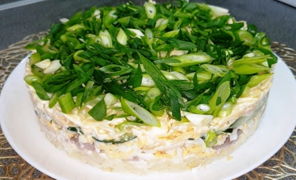 Серьезный конкурент «Сельди под шубой». Самый Новогодний салат: красивый и аппетитный Серьезный конкурент «Сельди под шубой». Самый Новогодний салат: красивый и аппетитный