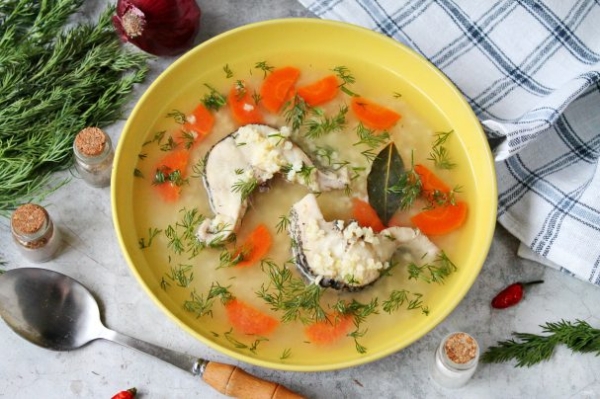 Двойная уха из щуки с пшеном Двойная уха из щуки с пшеном