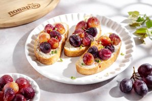 Брускетта с печеным виноградом Брускетта с печеным виноградом