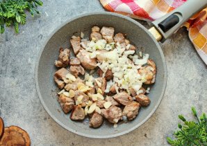 Свинина с кабачками и помидорами Свинина с кабачками и помидорами