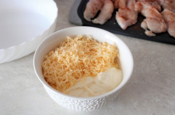 И никаких котлет не надо. Сочное и вкусное угощение из курицы: рецепт элементарный И никаких котлет не надо. Сочное и вкусное угощение из курицы: рецепт элементарный