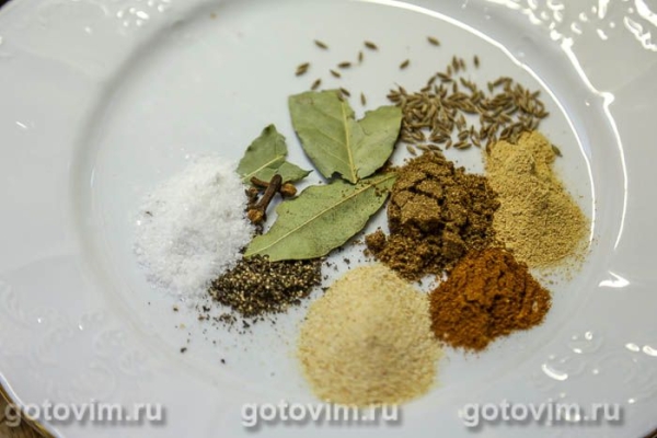 Свиная грудинка, запеченная со специями Свиная грудинка, запеченная со специями