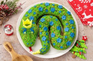 Новогодний торт "Зеленая Змея" Новогодний торт "Зеленая Змея"