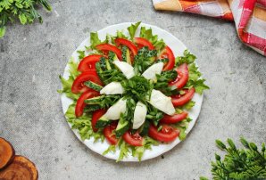 Салат с вареными яйцами Салат с вареными яйцами