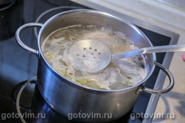 Щи с мясом, молодой капустой и макаронами Щи с мясом, молодой капустой и макаронами