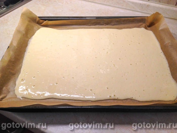 Бисквитный рулет с клюквой, яблоками и апельсином