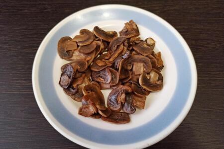 Тушеная сельдь с овощами и шампиньонами Тушеная сельдь с овощами и шампиньонами