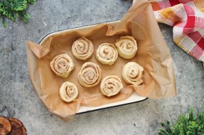 Рулетики с корицей и глазурью Рулетики с корицей и глазурью