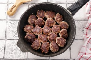 Фрикадельки с подливкой