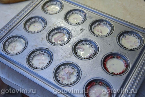 Маффины на молоке с колбасой Маффины на молоке с колбасой