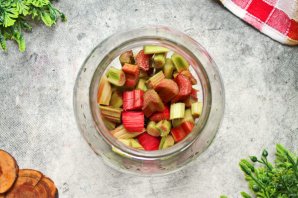 Настойка из ревеня Настойка из ревеня