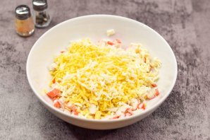 Закуска "Ракушки" из слоёного теста с крабовыми палочками Закуска "Ракушки" из слоёного теста с крабовыми палочками