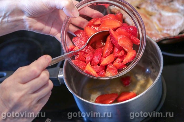 Отбивные из свинины с соусом из клубники Отбивные из свинины с соусом из клубники