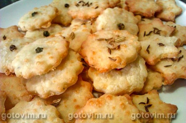 Сырное печенье с перцем, тмином и фенхелем (Фролини аль пармежиано)