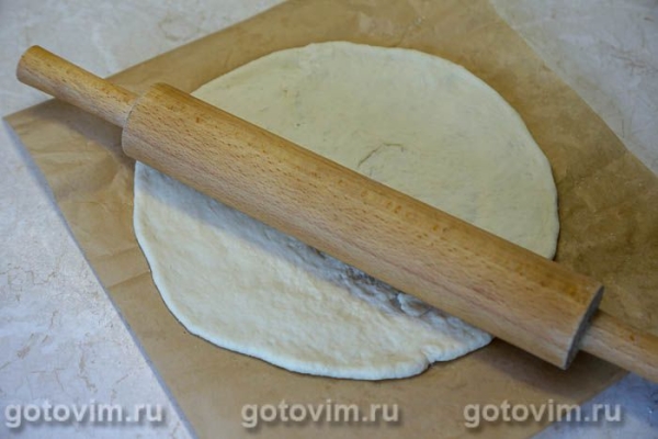 Пицца с лисичками и сыром с голубой плесенью