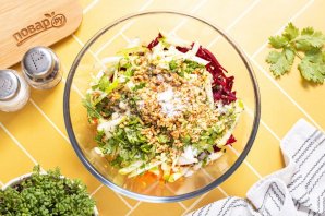 Салат из свежей моркови и свеклы