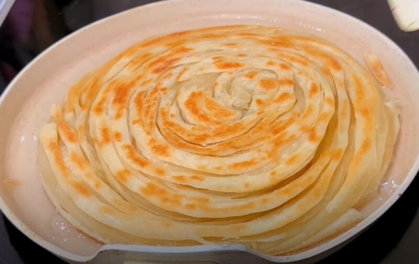 Мука, уксус и кипяток: ничего сложного, но я их просто обожаю. Классическая сдобная улитка Мука, уксус и кипяток: ничего сложного, но я их просто обожаю. Классическая сдобная улитка