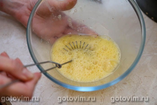 Круассан-сэндвич с ветчиной и яичницей Круассан-сэндвич с ветчиной и яичницей