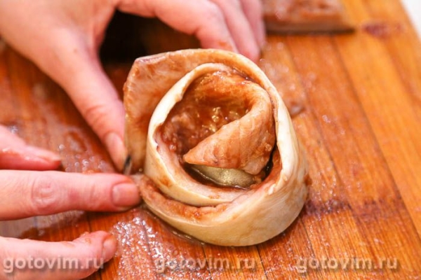 Рулет из скумбрии в духовке