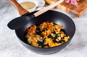 Рис с мясом в горшочках Рис с мясом в горшочках