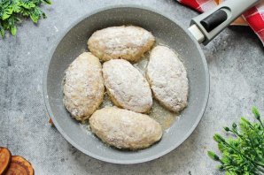 Голубцы ленивые в сметанном соусе Голубцы ленивые в сметанном соусе