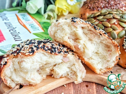 Булочки с ветчиной и семенами