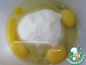 Яблочный пирог с ореховой шапочкой