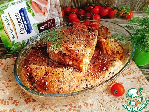 Дрожжевой пирог с капустой и сосисками
