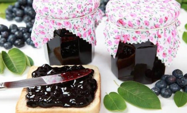 Варенье из черники с ромом и медом Варенье из черники с ромом и медом
