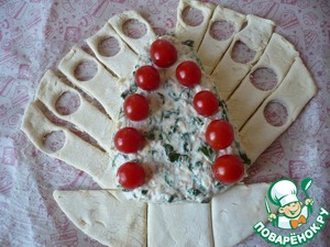 Рождественская елка из слоеного теста