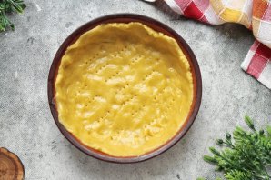 Пирог с клубникой, ревенем и посыпкой Пирог с клубникой, ревенем и посыпкой