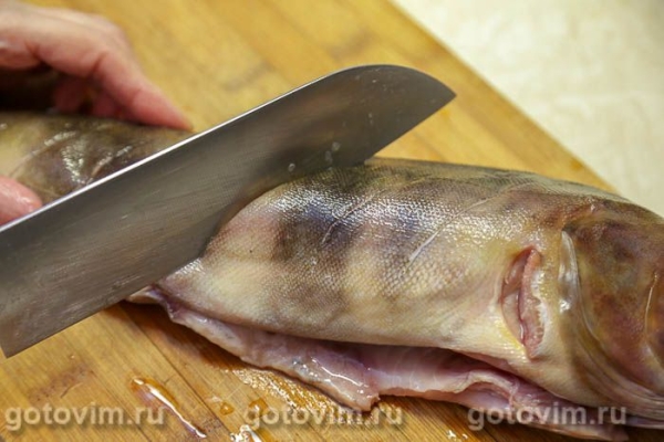 Терпуг, запеченный целиком в духовке с лимоном и чесноком