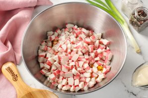 Крабовый салат классический без огурца Крабовый салат классический без огурца