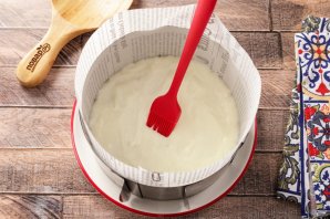 Торт из песочной крошки со сметанным кремом Торт из песочной крошки со сметанным кремом