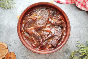 Томленые говяжьи щечки Томленые говяжьи щечки