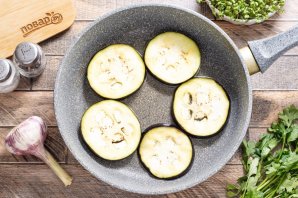 Баклажаны с чесноком и орехами