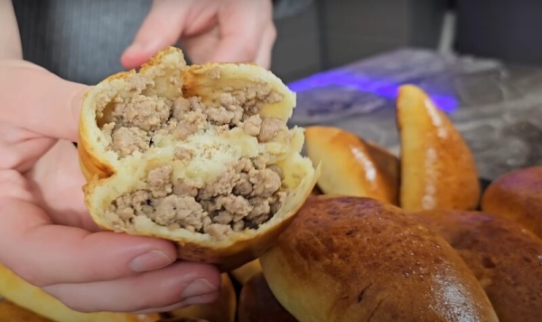 Муж упрашивает готовить только такие. Сочные пирожки с мясом в духовке