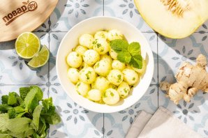 Дыня с лаймом, мятой и имбирем Дыня с лаймом, мятой и имбирем