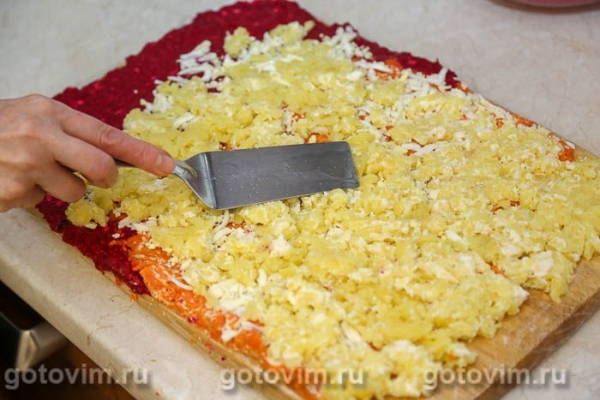 Рулет селедка под шубой (с желатином)