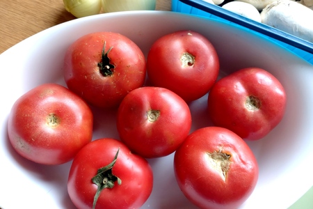 Помидоры фаршированные грибами, фаршем и кускусом Помидоры фаршированные грибами, фаршем и кускусом